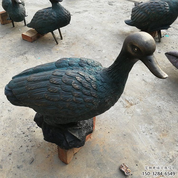 銅鴨子雕塑廠家,仿古工藝,公園廣場(chǎng)動(dòng)物擺件 (4) 銅鴨子雕塑廠家,仿古工藝,公園廣場(chǎng)動(dòng)物擺件 (4)