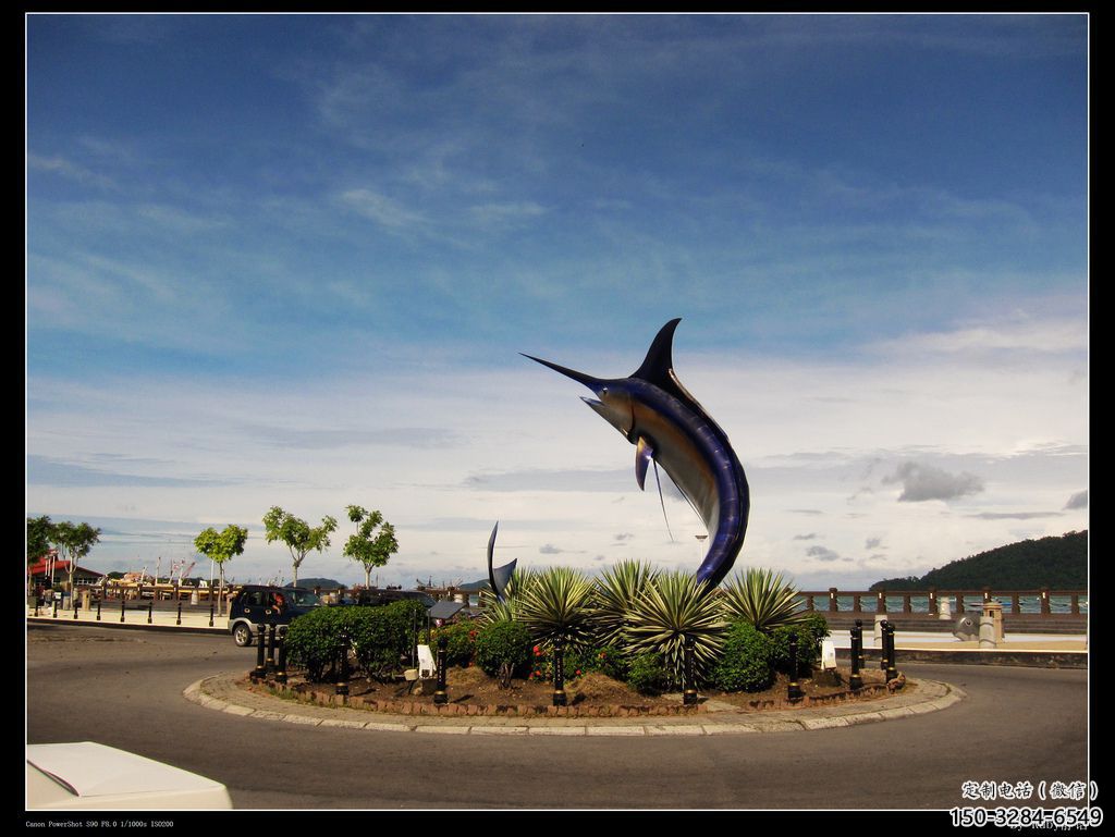 玻璃鋼劍魚(yú)雕塑，海洋生物雕塑，公園廣場(chǎng)大型雕塑