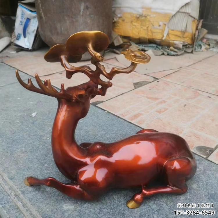 景區(qū)馴鹿雕塑,鍍金歐式雕塑,鐵藝材質(zhì) 景區(qū)馴鹿雕塑,鍍金歐式雕塑,鐵藝材質(zhì)