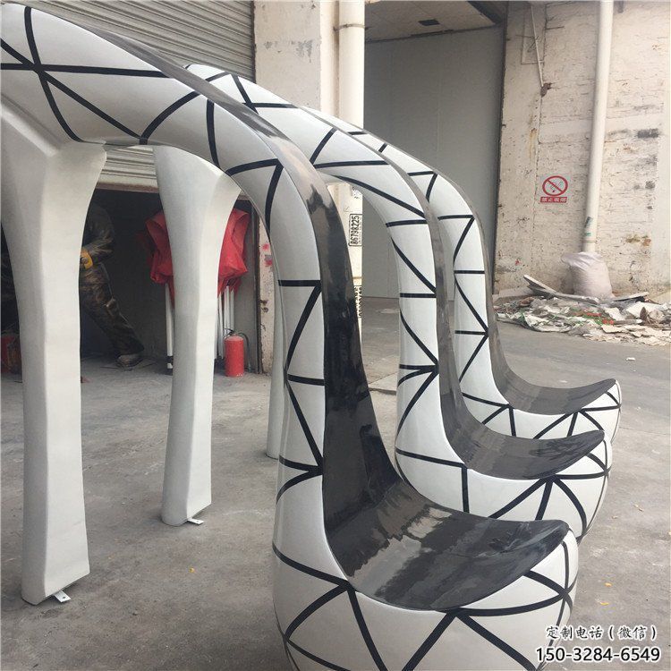 烤漆高跟鞋雕塑 鋼管景觀小品 室內(nèi)雕塑 烤漆高跟鞋雕塑 鋼管景觀小品 室內(nèi)雕塑