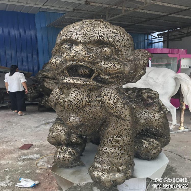 公共獅子雕塑訂做,城市裝飾,不銹鋼鏤空獅子雕塑 公共獅子雕塑訂做,城市裝飾,不銹鋼鏤空獅子雕塑