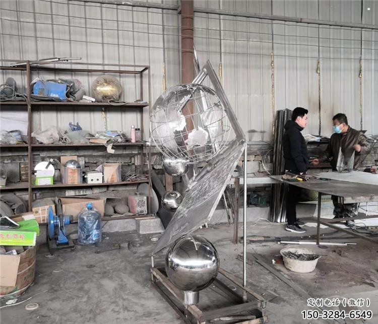 地球儀雕塑批發,鏡面工藝,景觀筆記本地球儀雕塑承接 地球儀雕塑批發,鏡面工藝,景觀筆記本地球儀雕塑承接