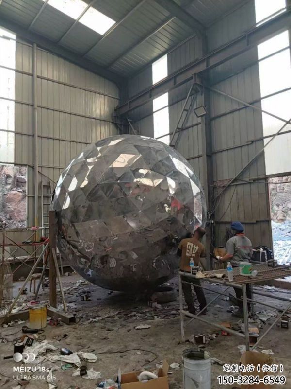 鏡面球雕塑廠家，公園小品，不銹鋼球雕塑訂做