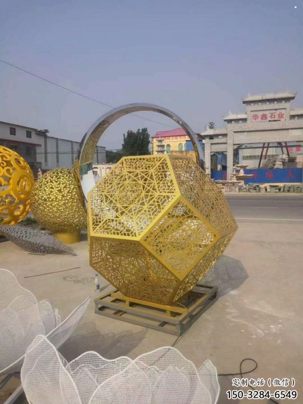 棱面球雕塑標(biāo)準(zhǔn),景區(qū)案例,不銹鋼鏤空棱面球雕塑常用 棱面球雕塑標(biāo)準(zhǔn),景區(qū)案例,不銹鋼鏤空棱面球雕塑常用