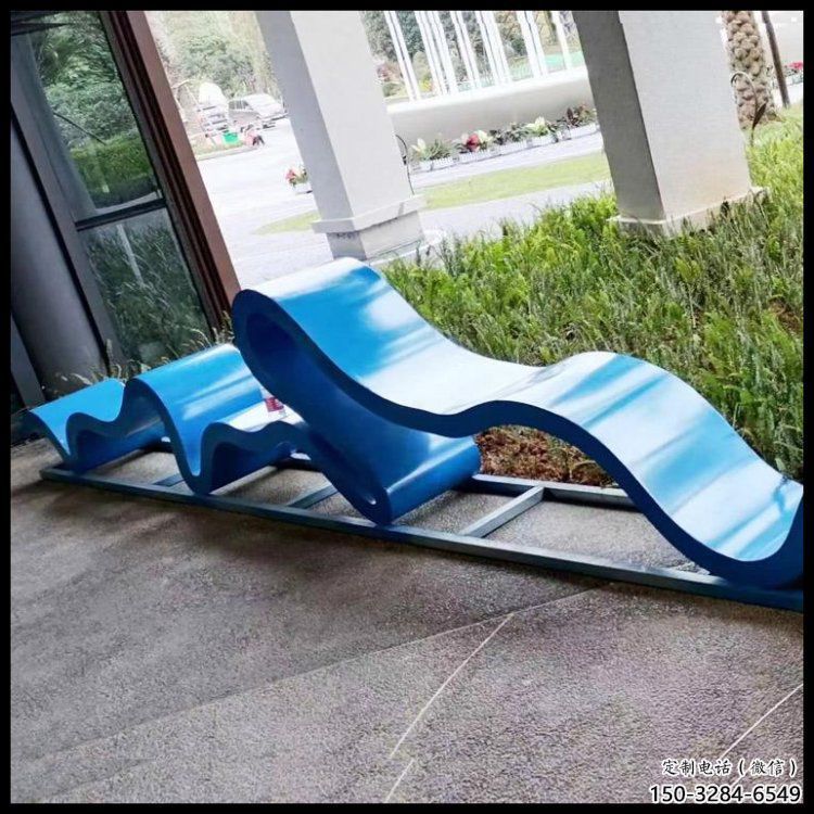 抽象造型坐凳雕塑，不銹鋼烤漆工藝效果