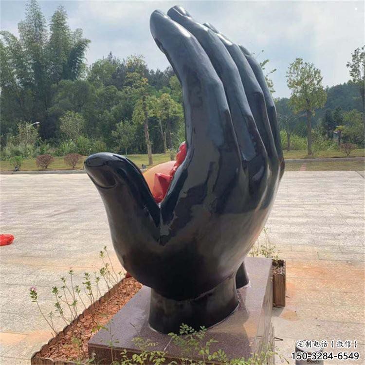 火球雕塑特供，標(biāo)識雕塑，玻璃鋼手托火球雕塑生產(chǎn)