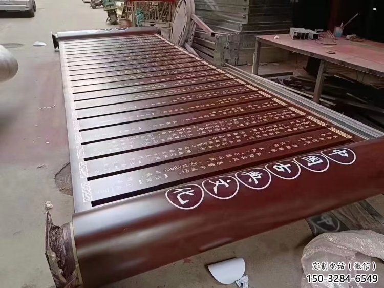 景區(qū)書卷雕塑，鍍金歐式雕塑，鐵藝材質(zhì)