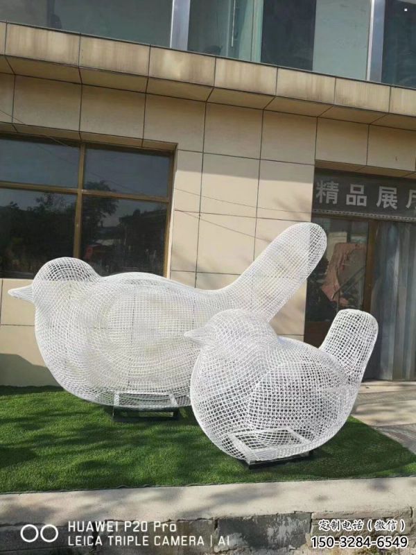 鏤空鳥雕塑工廠標(biāo)準(zhǔn),多彩藝術(shù),鐵藝小鳥雕塑供應(yīng) 鏤空鳥雕塑工廠標(biāo)準(zhǔn),多彩藝術(shù),鐵藝小鳥雕塑供應(yīng)
