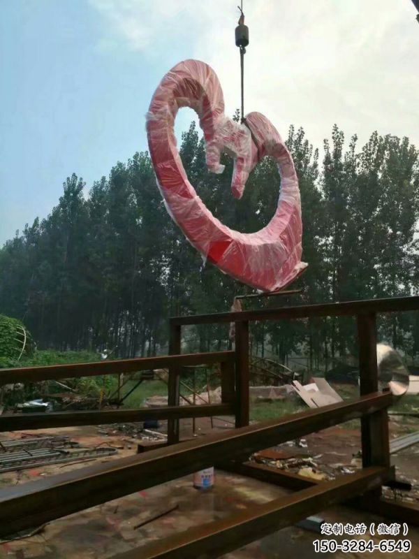 愛心雕塑提供，美陳雕塑，景觀烤漆愛心雕塑承接