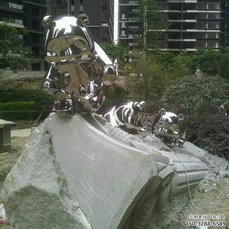 熊貓雕塑擺件優選，陸地擺件，園林不銹鋼熊貓雕塑供應