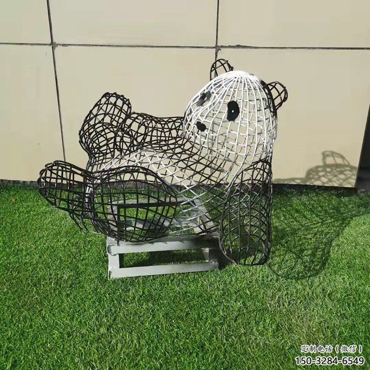 熊貓雕塑制作，標識雕塑，鏤空熊貓雕塑廠家優(yōu)選