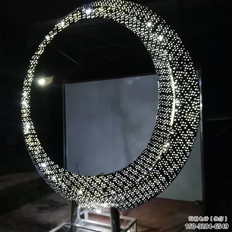 圓環(huán)雕塑定制,小區(qū)雕塑,建筑不銹鋼圓環(huán)雕塑提供 圓環(huán)雕塑定制,小區(qū)雕塑,建筑不銹鋼圓環(huán)雕塑提供