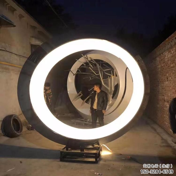 圓環(huán)雕塑制造商,城區(qū)小品,不銹鋼圓環(huán)雕塑制作定制 圓環(huán)雕塑制造商,城區(qū)小品,不銹鋼圓環(huán)雕塑制作定制