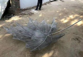 鏤空楓葉雕塑供需，彩鋼制作，大型鐵藝楓葉雕塑公司