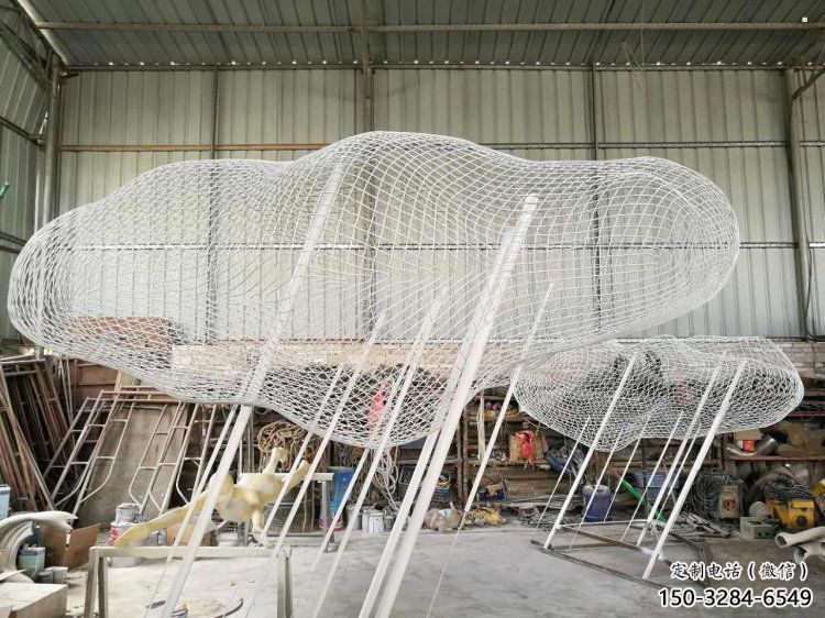 鏤空云朵雕塑，編織工藝制作，金屬景觀雕塑
