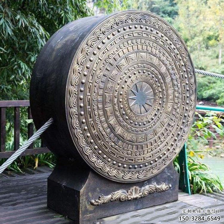 銅鼓雕塑預定，小區擺件，銅鼓雕塑主題精品